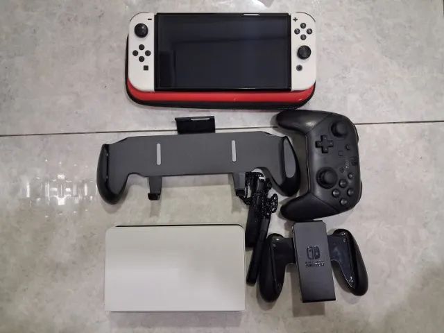 Nintendo Switch Oled Desbloqueado + Pro Controller + Case + Grip