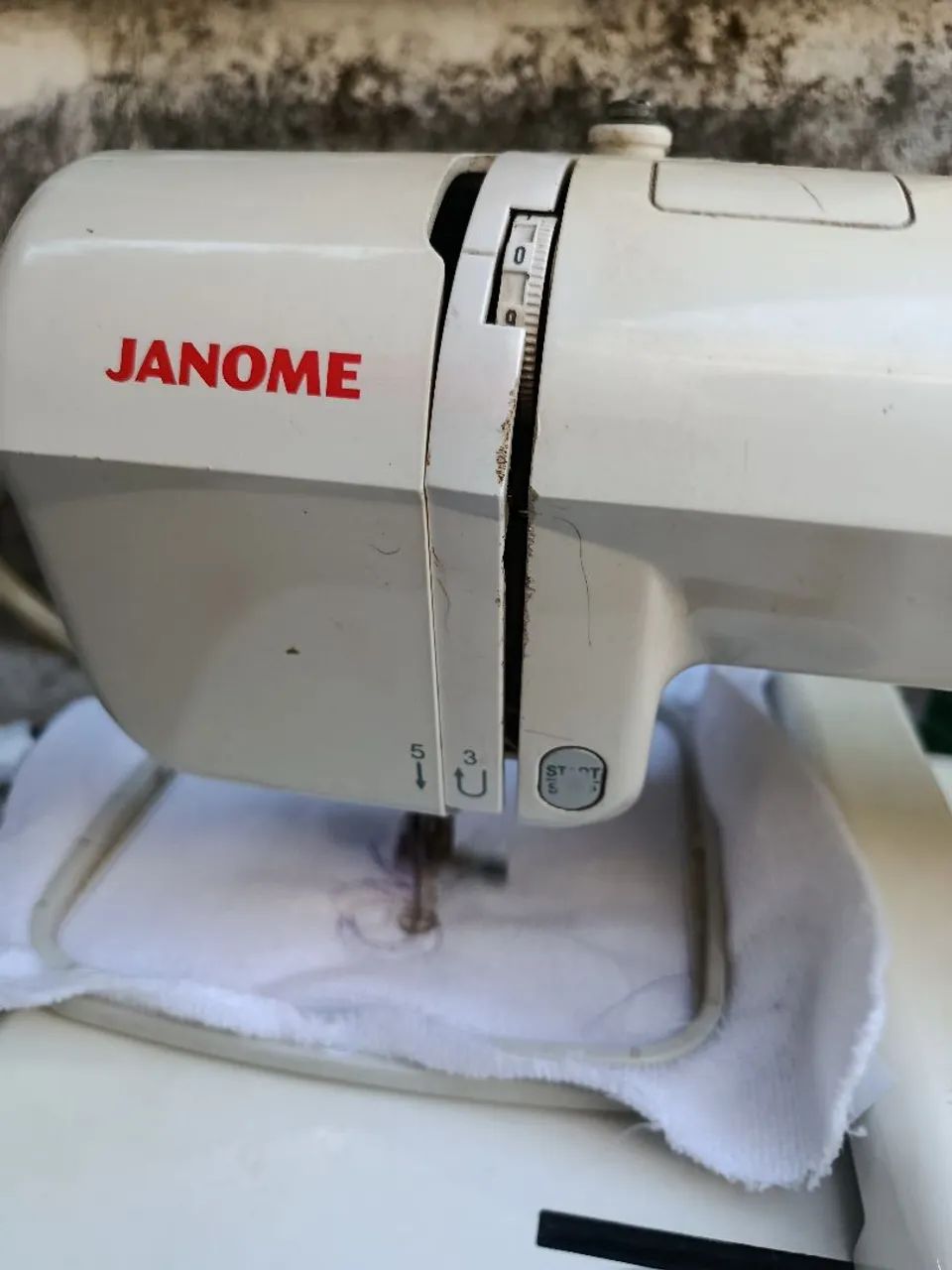 Máquina de bordar Janome MC 200E - Foto 4