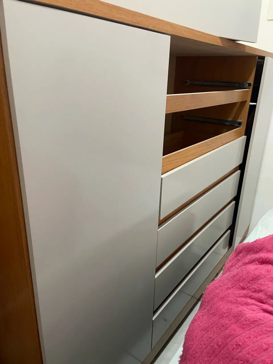 Cômoda 2 portas e 7 gavetas 