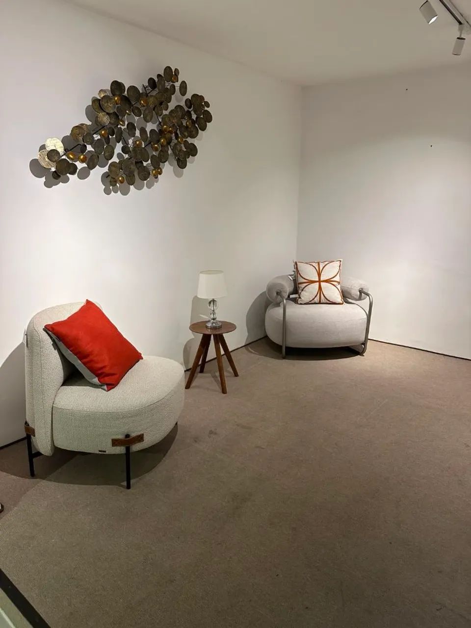 Poltronas century boucle e espacial linho 
