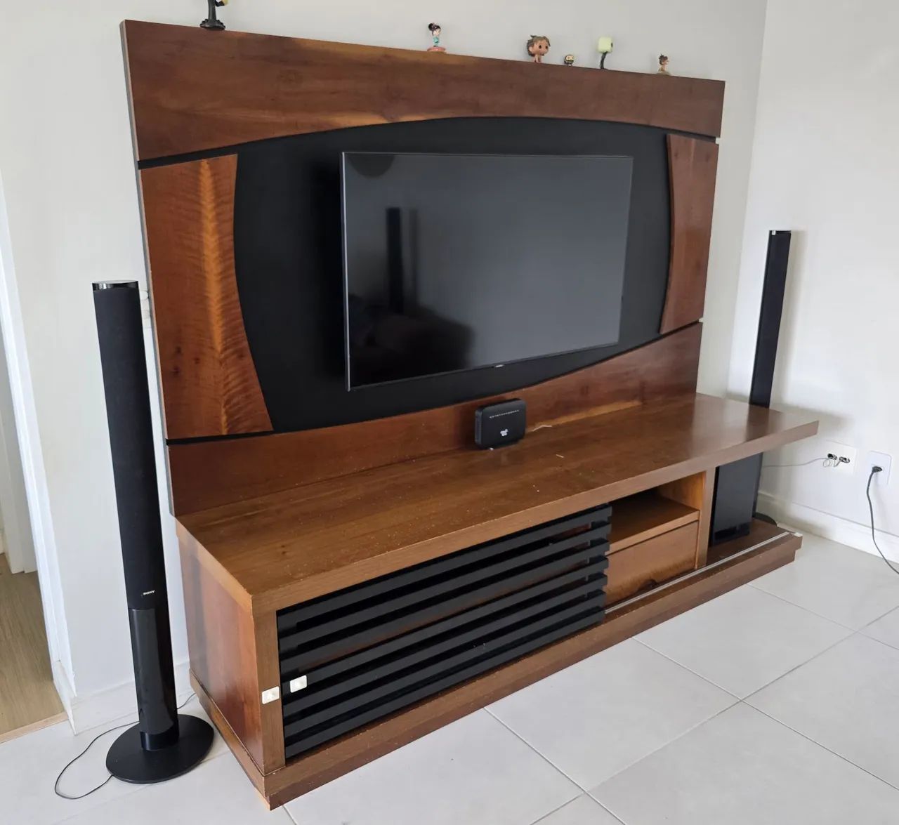 Rack e Painel de madeira - Foto 2