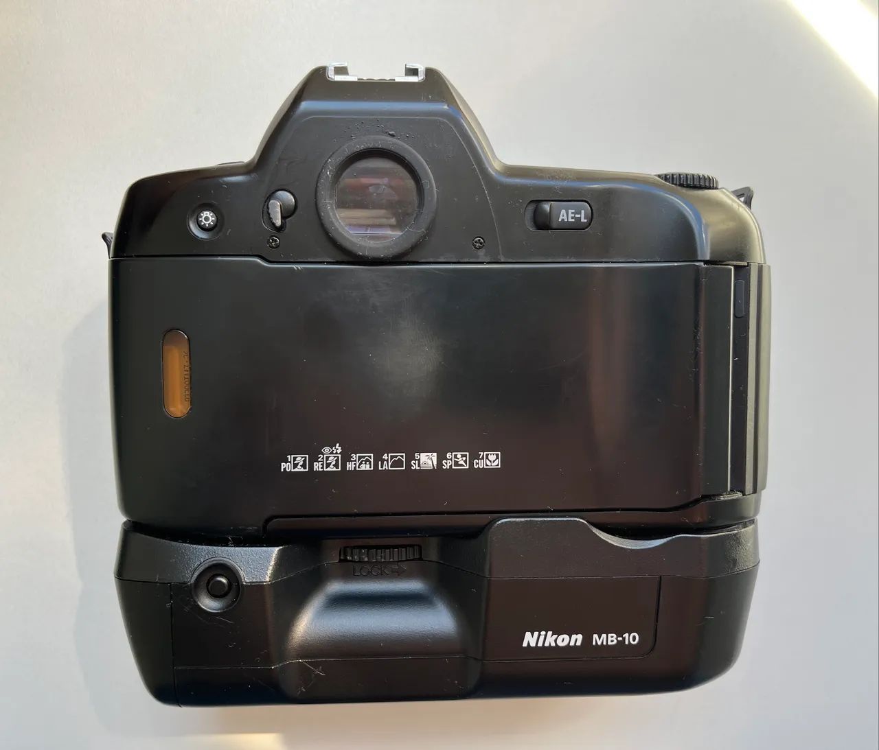 Nikon N90s + Grip MB10 + Lente AF 35-80mm - Câmeras e Filmadoras