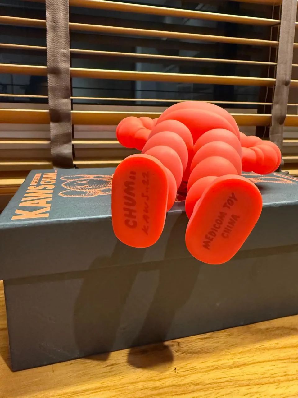 Boneco Kaws Chum Open Edition Laranja Original - Foto 4