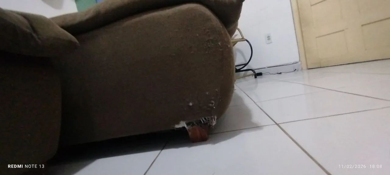 Sofá três lugares  - Foto 4