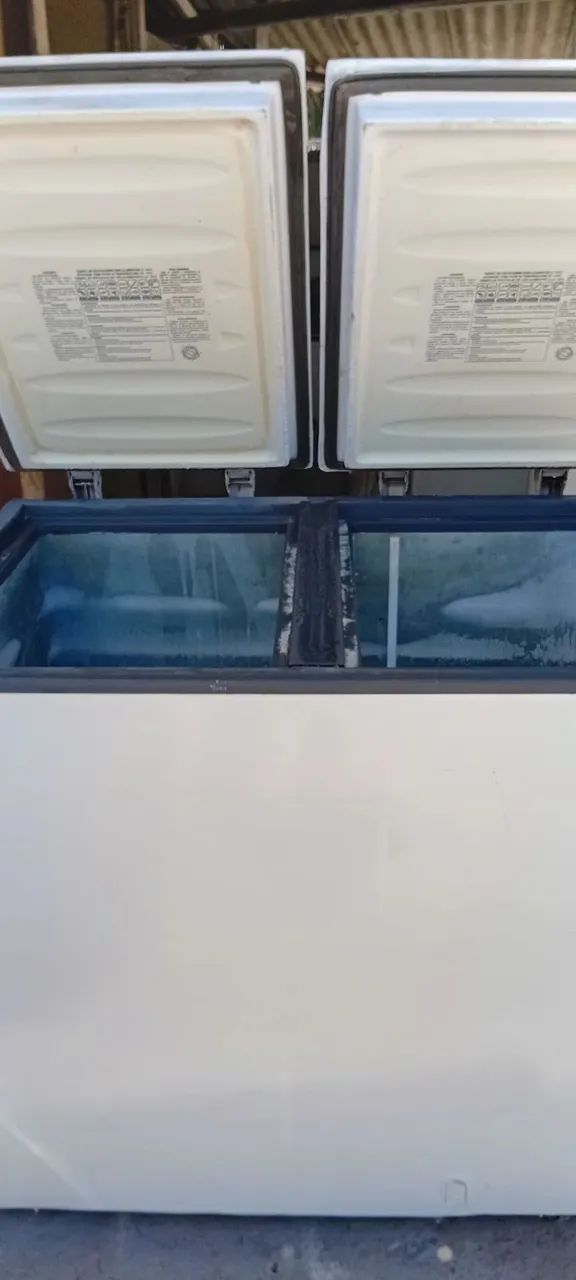 Freezer esmaltec duas portas 