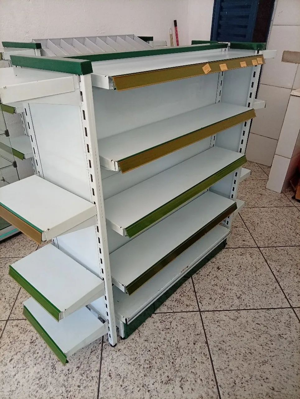 Gôndolas, para padaria, loja de presentes e comércios em geral. - Foto 3