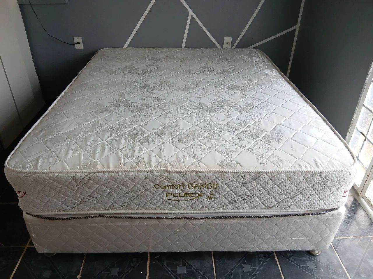QUEEN SIZE DE BASE E COLCHAO DE MOLAS ENSACADAS HIGIENIZADA - Foto 2