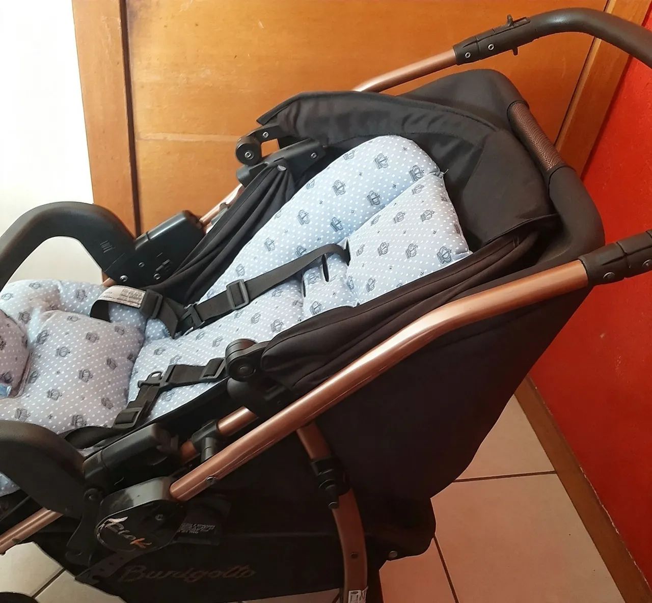 Carrinho de bebê burigotto e bebê conforto  - Foto 3