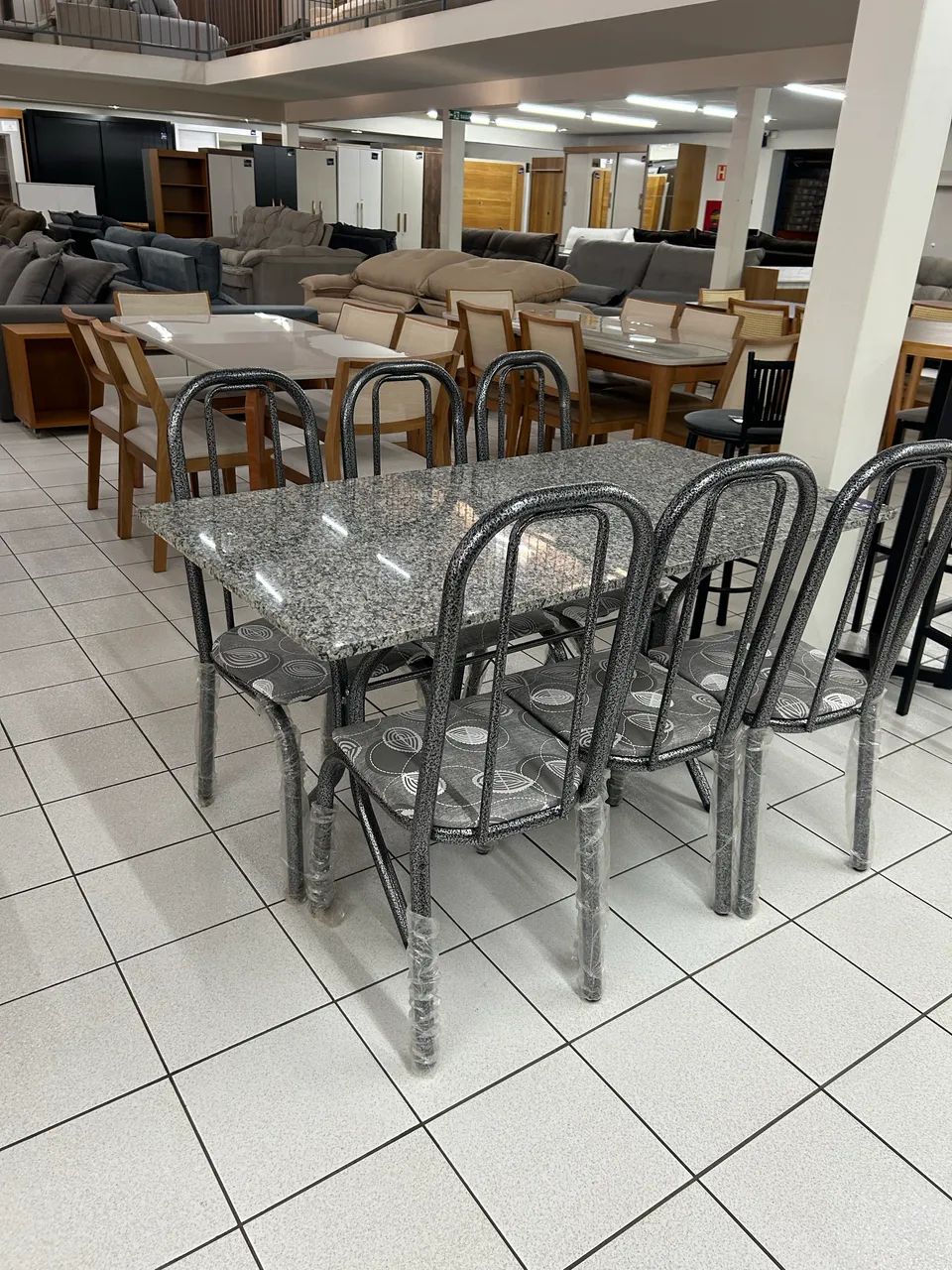 Mesa com 6 cadeiras NOVA R$799,00  - Foto 2