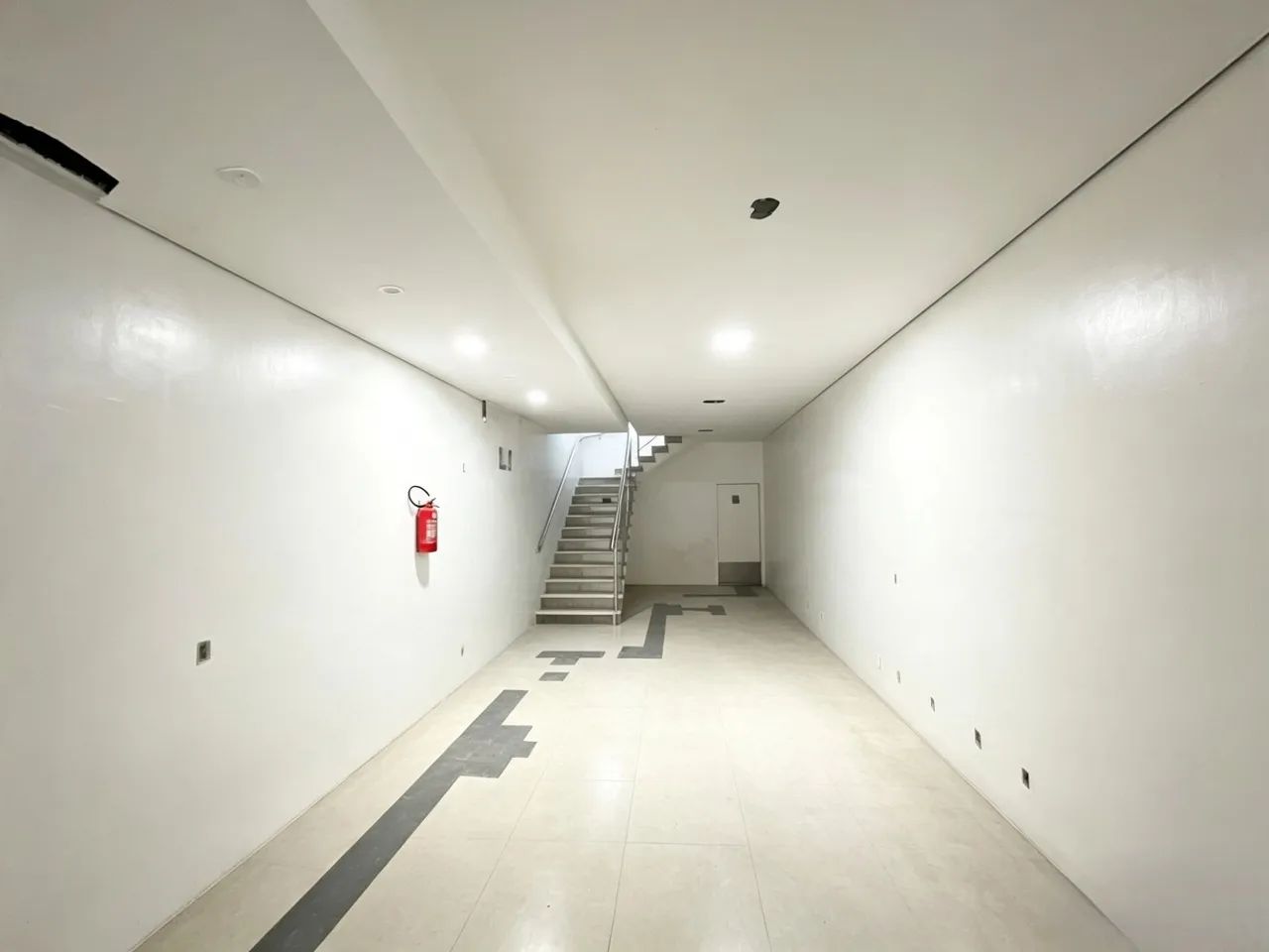 Prédio Comercial à Venda no Centro de Florianópolis - Excelente Oportunidade para Investid - Foto 3