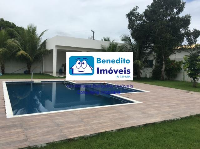 Vendo casa de excelente padrão em condomínio fechado