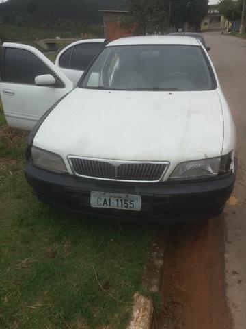 Nissan Maxima p/peças ou recuperar