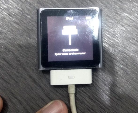 IPod Nano 8 GB Graphite + Pulseira Preta + Fone de Ouvido - Foto 3