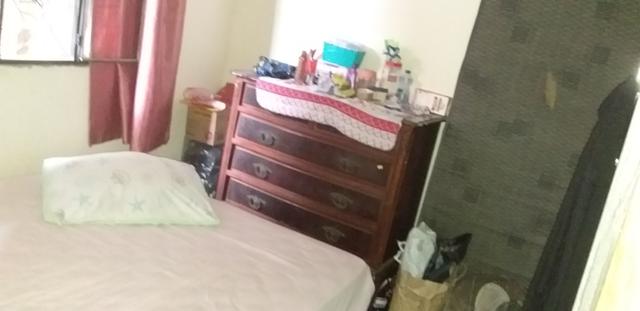 Vendo casa 2 quartos grande + kitinete de laje + terraço - Foto 4