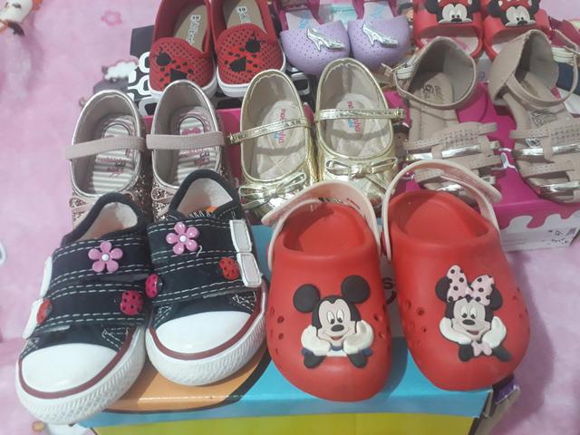 Lote de sapatos novos e usado