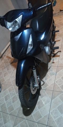 Motos