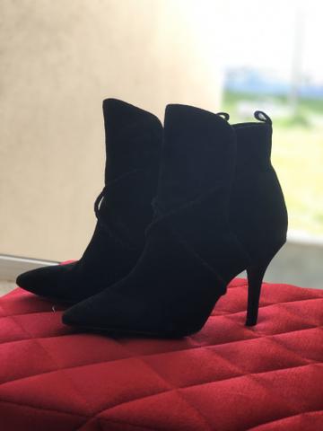 Bota Schutz em Nobuck