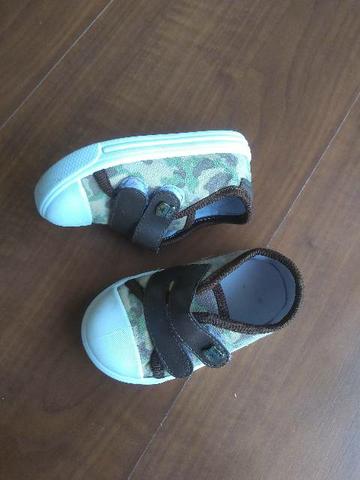 Tênis infantil. Tam 18. R$18,00