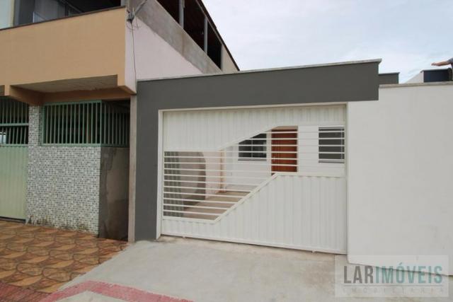 Linda casa de 2 quartos com super espaço para construção