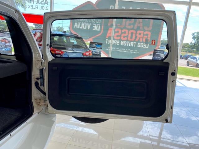 MITSUBISHI PAJERO TR4 2.0 4X2 16V 140CV FLEX 4P MANUAL. - Foto 5