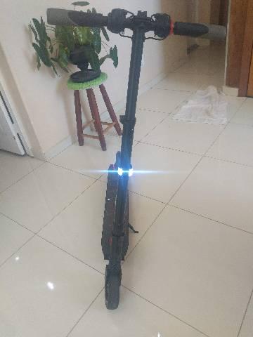 Patinete elétrico (Muito pouco usado, se muito 5 vezes em distâncias pequenas)