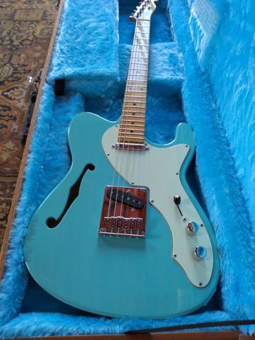 Guitarra Tagima T484 com case