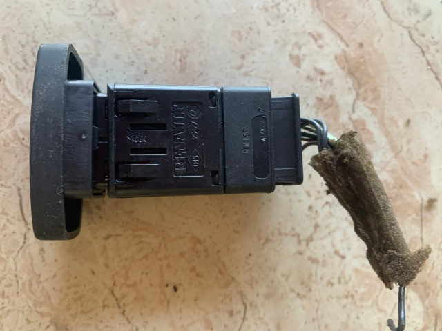 Comando botao alerta renault sandero/logan original - Foto 3