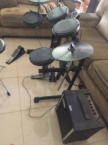 Bateria eletrônica Alesis DM6