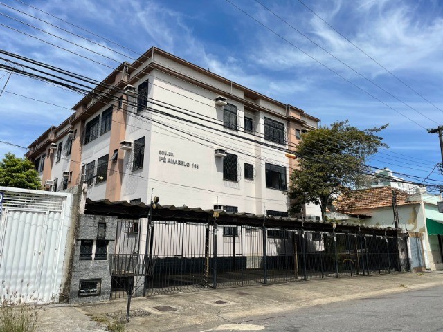 Vendo Apto no Cond. Ipê Amarelo