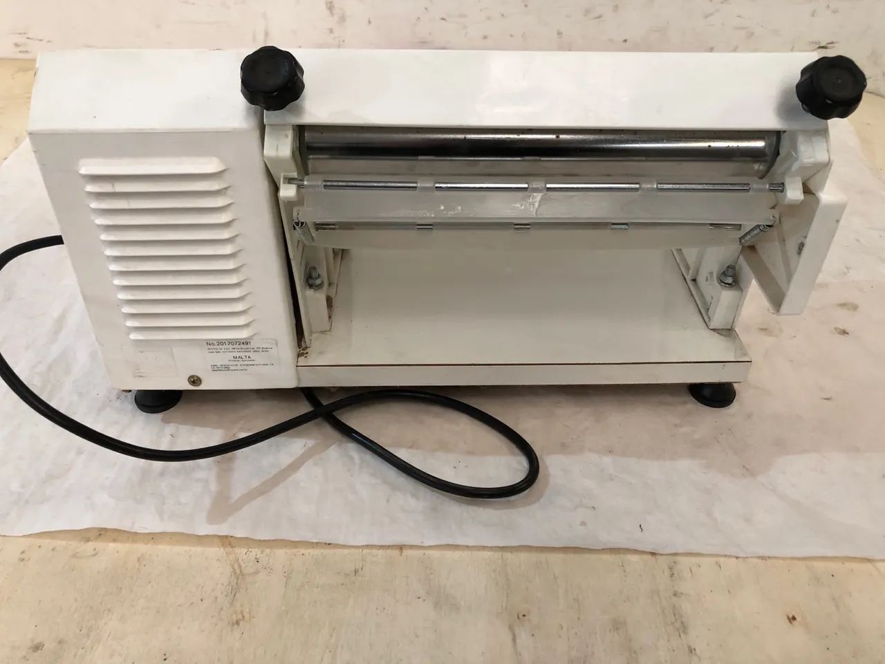 Cilindro Elétrico Branco 28 cm  Malta BIVOLT  - Foto 3