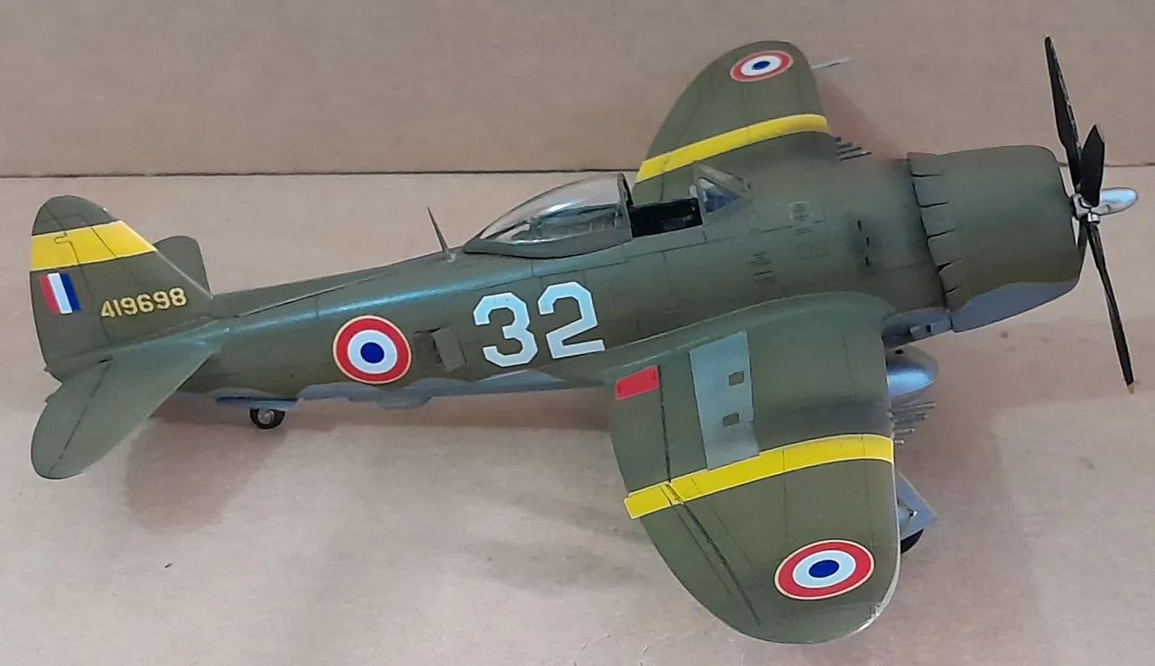Republic P-47D Thunderbolt 1/72 - Foto 2
