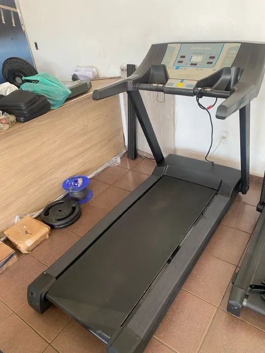 Esteira Athletic profissional semi nova