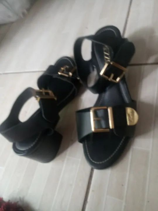 Uma linda sandália arezzo 37 - Foto 4