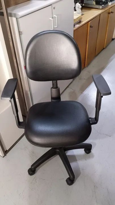 Cadeira para escritório executiva no corino - Foto 4