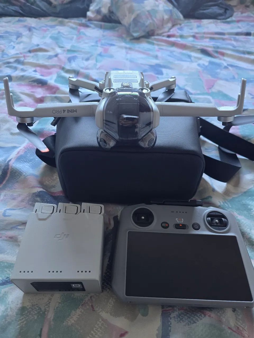 Drone DJI Mini 4 Pro Combo FLY More + RC2 - Foto 2