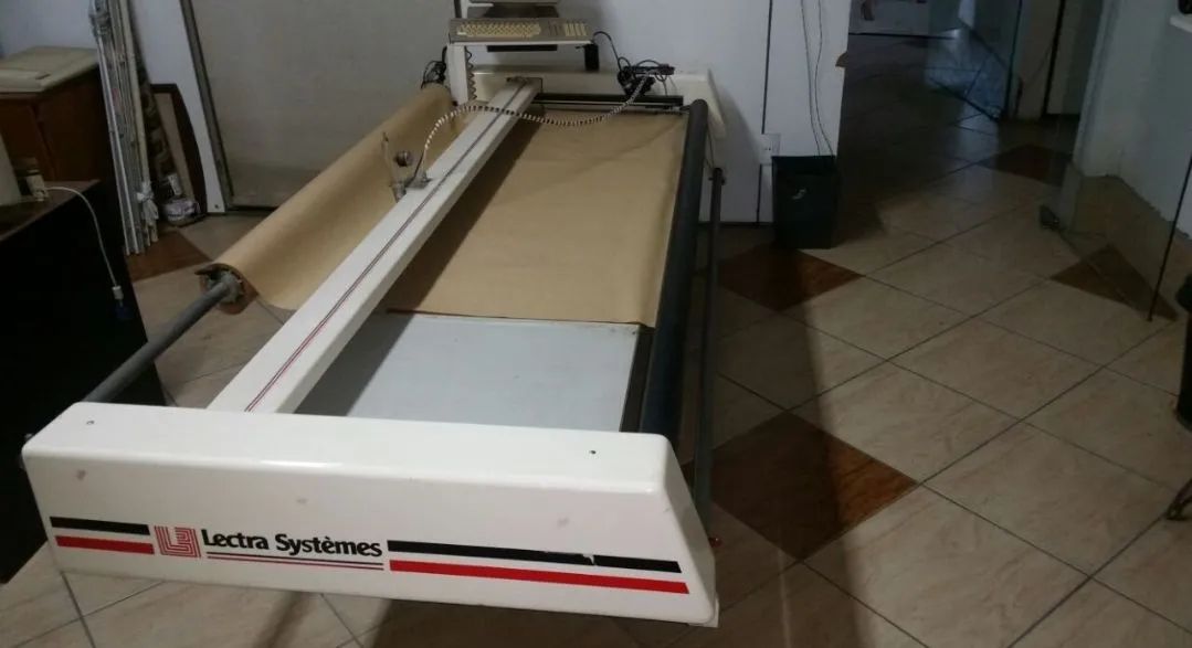 PLOTTER LECTRA SYSTEMS+SCANNER-NO ESTADO