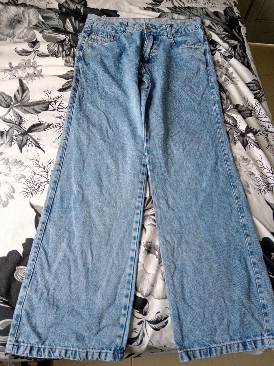 CALÇA JEANS CLARA CINTURA BAIXA Y2K WIDE LEG - Foto 2