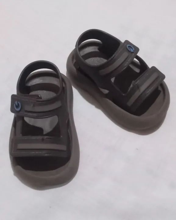 Sandálias infantis menino - tamanho 18