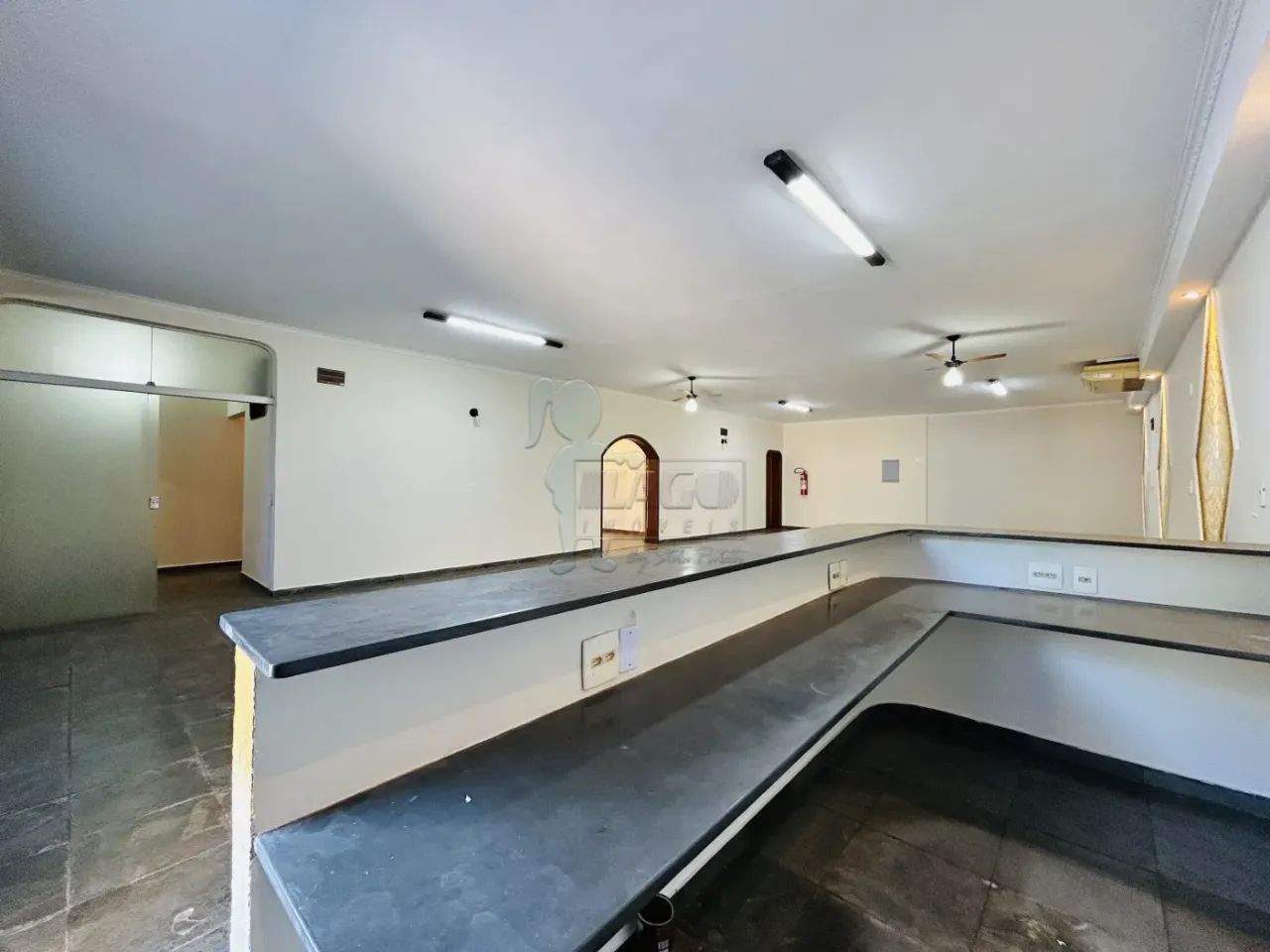 Galpão comercial de 200m² com estacionamento frontal para locação - Jardim Sumaré - Foto 9