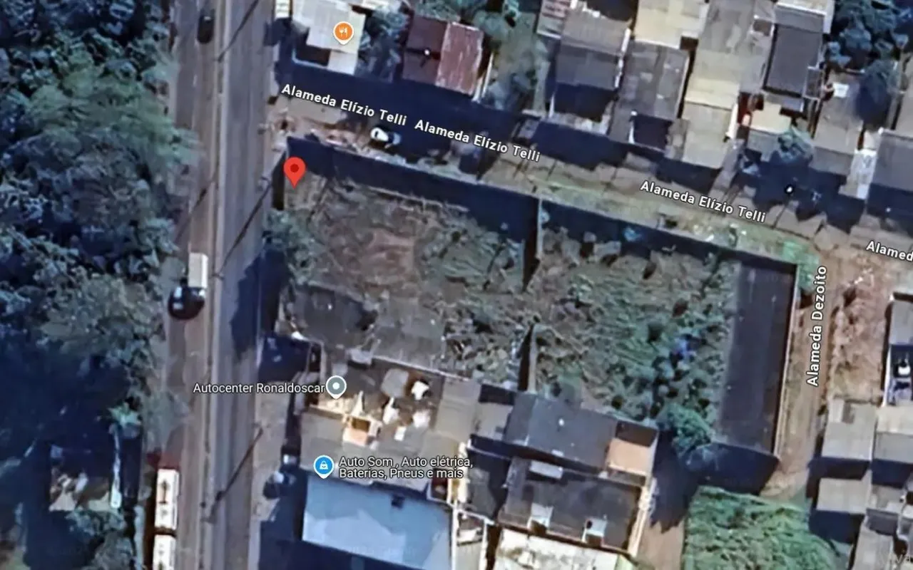 Terreno de 2.400m² na Estrada João de Oliveira Remião