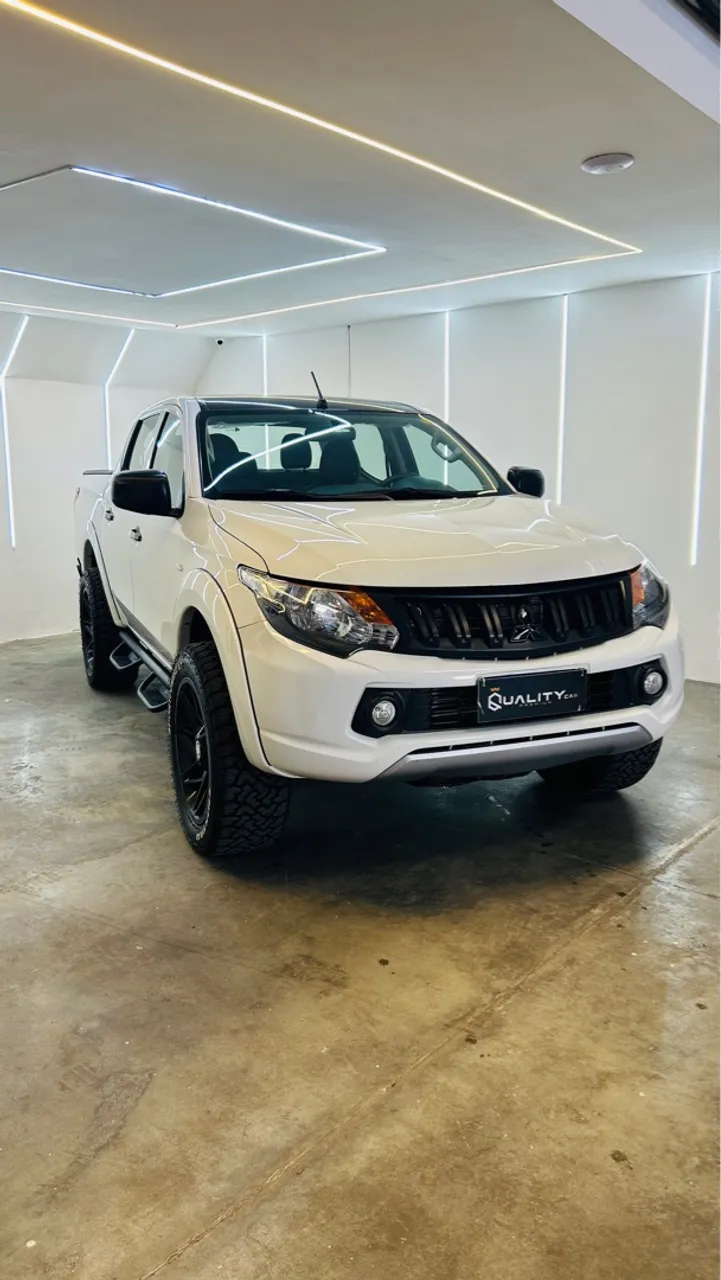 Mitsubishi L200 Triton GL 4x4 diesel manual 2023