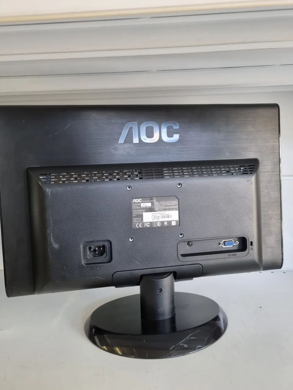 Monitor Aoc 19" Polegadas Widescreen com Leve Risco Externo (Não Interfere)  - Foto 4