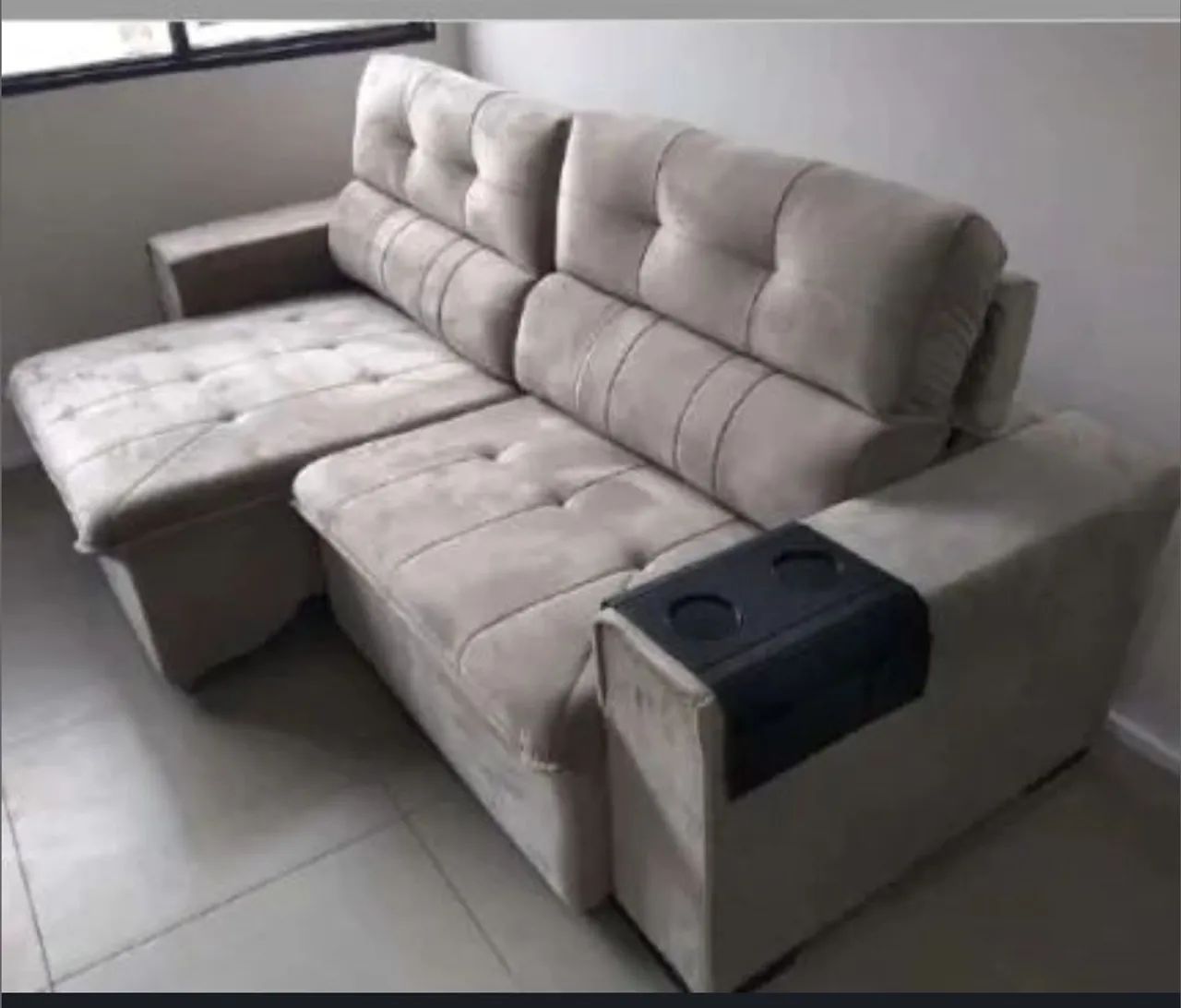 Sofá retrátil reclinável Black com porta copos brinde 