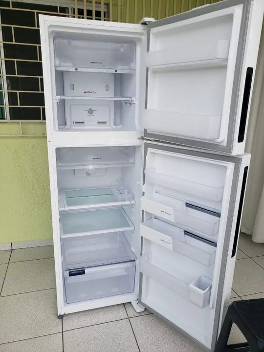 Oferta Geladeira Frost Free IF 45 Semi Nova Duplex Electrolux 110 Volts Entrego e Aceito C - Foto 3