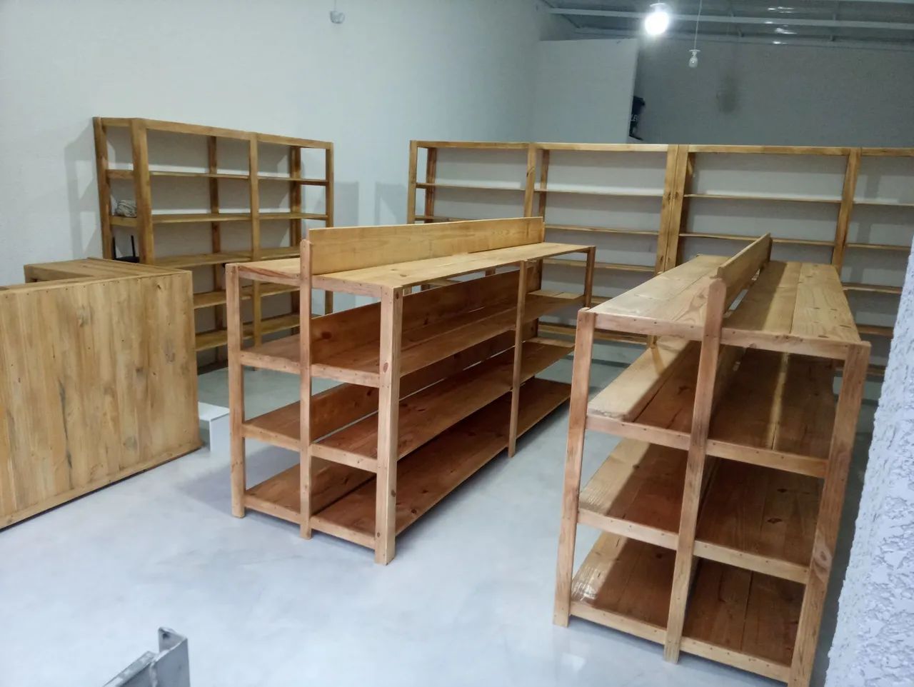 Armário de Cozinha em Madeira maciça kit completo 2.500,00 - Foto 3