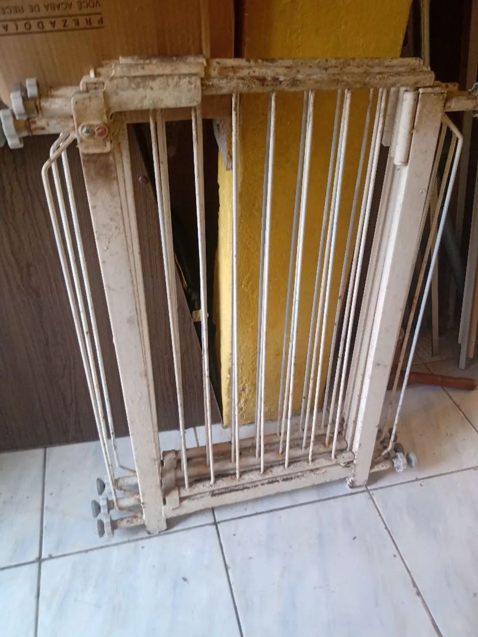 Vende se grades de proteção obs precisa pintar - Foto 3