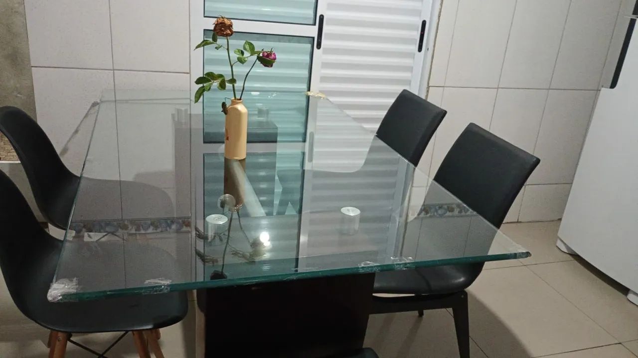   MESA COM CADEIRA  06 lugares  tampo de vidro  - Foto 2