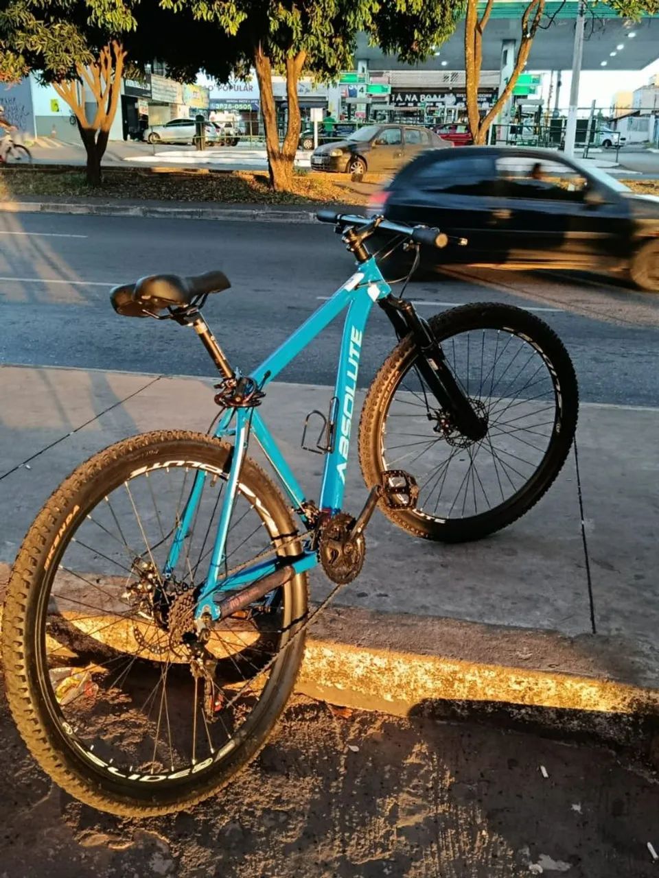 Bicicleta Aro 29 Absolute troco por iphone dou volta no dinheiro  - Foto 3