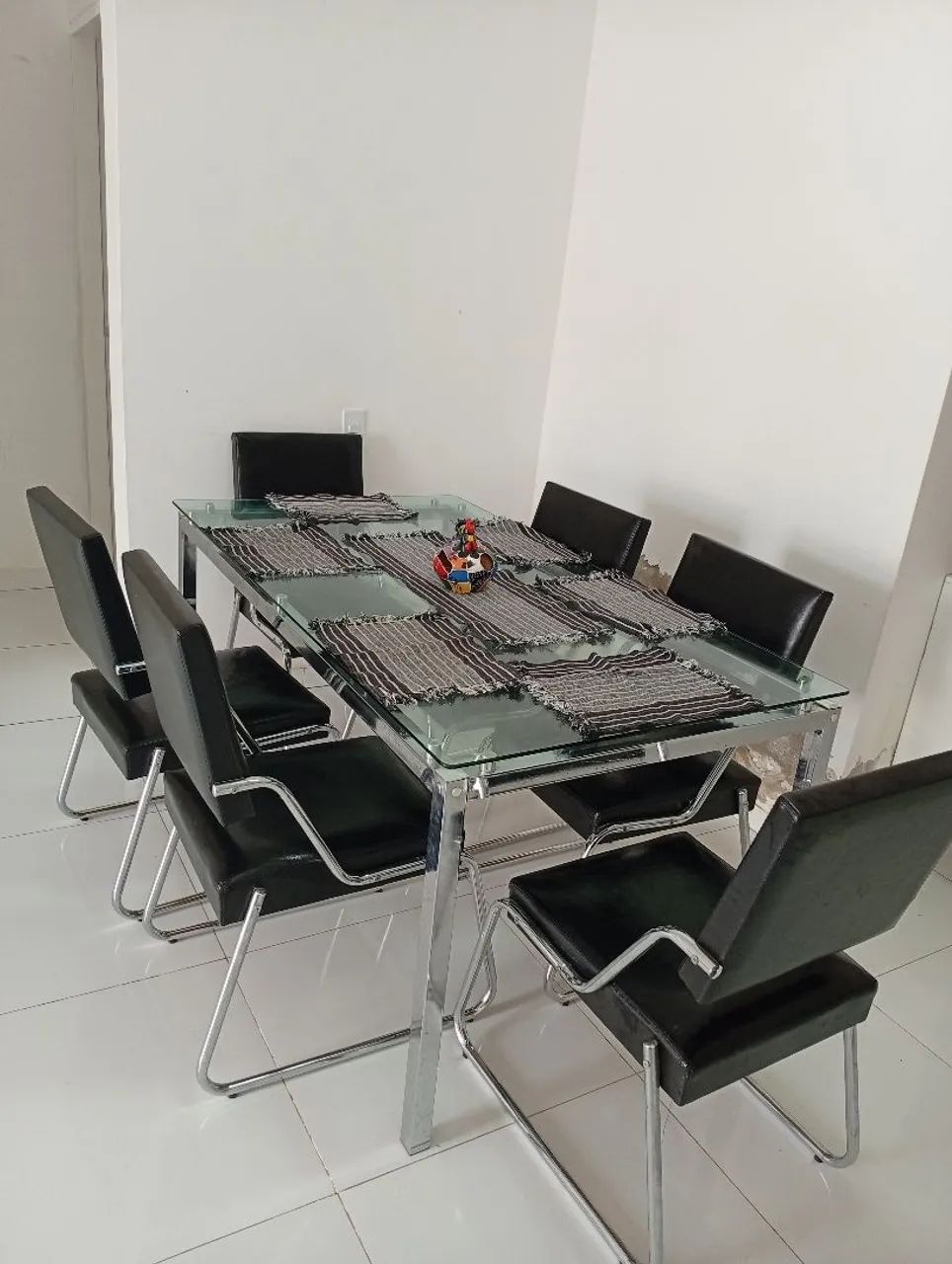 Mesa de Jantar em Vidro e Aço Inox