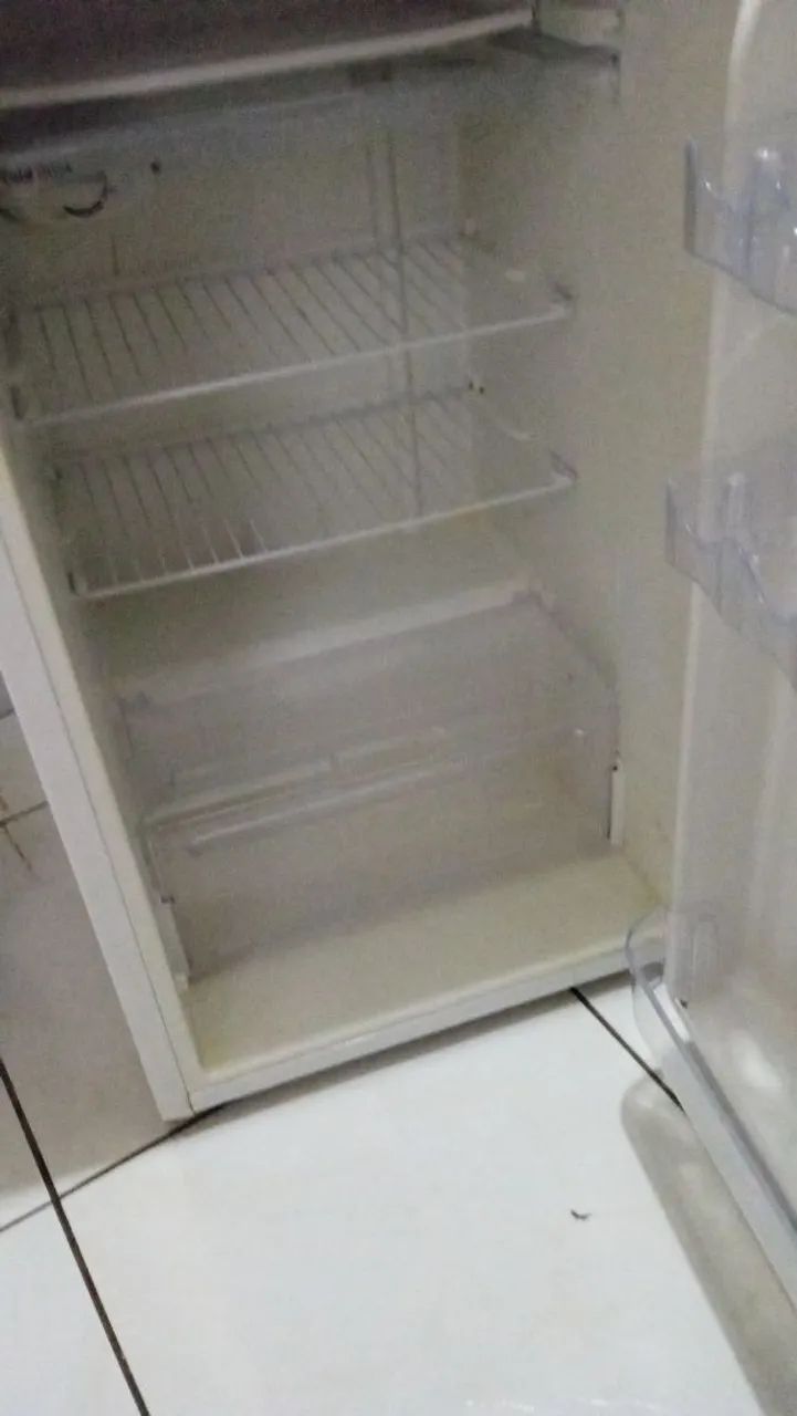 Frigobar Electrolux - Pequeno e Prático - Foto 2